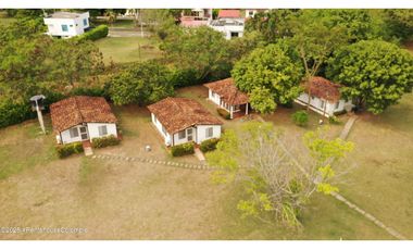 Hotel en Ricaurte (Cundinamarca) RAH CO: 26-105