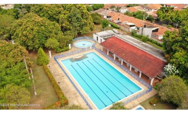 Hotel en Ricaurte (Cundinamarca) RAH CO: 26-105