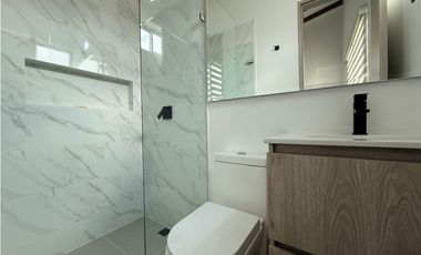 VENTA DE CASA EN UNIDAD CERRADA LLANOGRANDE 