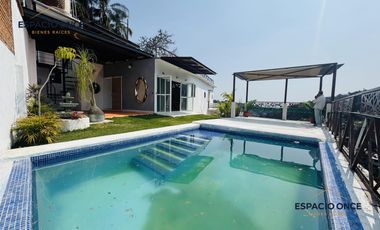 Casa en Club de Golf.