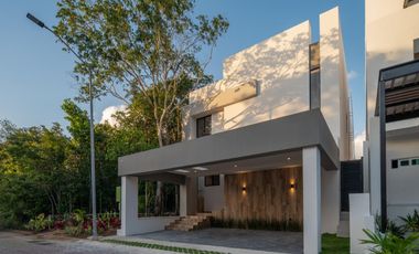 Casa en Venta en Vía Cumbres, Cancún