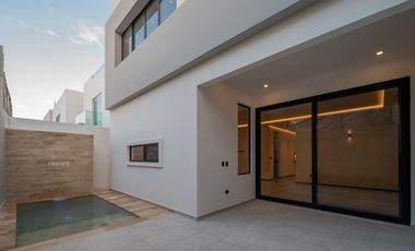 Casa en Venta en Vía Cumbres, Cancún