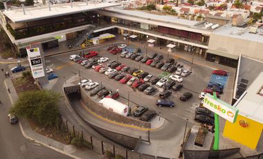 Juriquilla, Querétaro | Traspaso Heladería en Urban Center 40m² junto a UVM