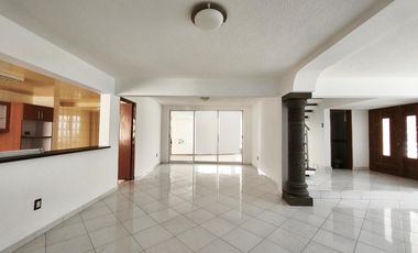 Casa en renta para oficinas o consultorios colonia Panorama León Guanajuato