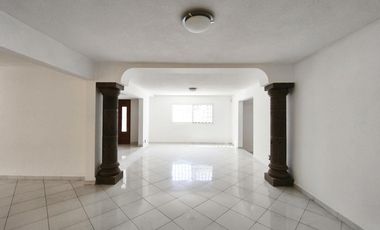 Casa en renta para oficinas o consultorios colonia Panorama León Guanajuato