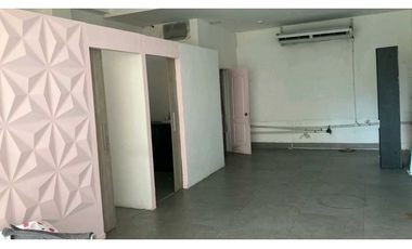 ALQUILER LOCAL EN  FLOR PLAZA  105 mt2 PISO 2