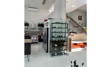 Alquiler de casa con paneles solares en Altos del Golf. VC