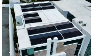 Alquiler de casa con paneles solares en Altos del Golf. VC