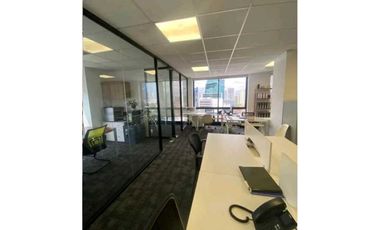 OFICINA EN CALLE 50 EN EDIFICIO PLAZA 2000 AMOBLADA 130M2