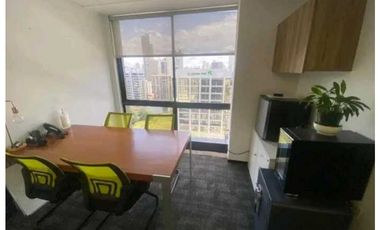 OFICINA EN CALLE 50 EN EDIFICIO PLAZA 2000 AMOBLADA 130M2