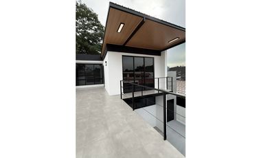 Venta de casa en Miraflores, Betania. VC