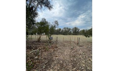 terreno sobre 181 y 62