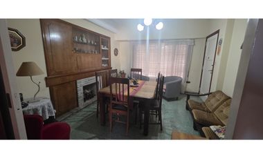 CHALET DE 4 AMB EXCELENTE UBICACION