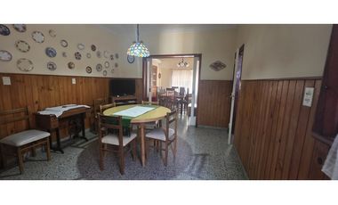 CHALET DE 4 AMB EXCELENTE UBICACION