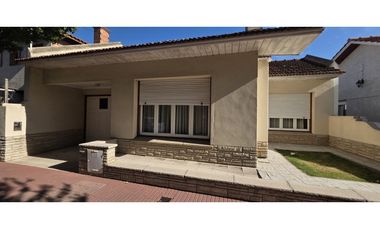 CHALET DE 4 AMB EXCELENTE UBICACION