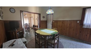 CHALET DE 4 AMB EXCELENTE UBICACION