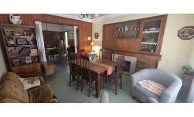 CHALET DE 4 AMB EXCELENTE UBICACION