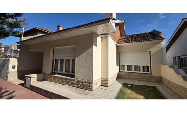 CHALET DE 4 AMB EXCELENTE UBICACION