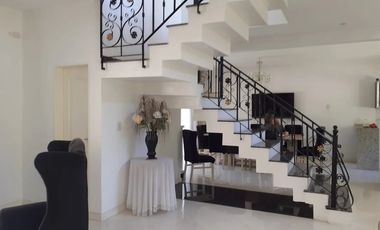 VENTA EXCELENTE CASA 9 AMB, PILETA Y COCHERA EN BARRIO CERRADO - TRISTAN SUAREZ