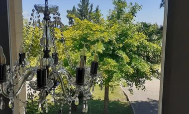 VENTA EXCELENTE CASA 9 AMB, PILETA Y COCHERA EN BARRIO CERRADO - TRISTAN SUAREZ