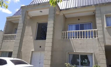 VENTA EXCELENTE CASA 9 AMB, PILETA Y COCHERA EN BARRIO CERRADO - TRISTAN SUAREZ