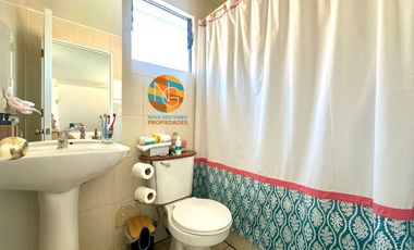 CASA DE 2 PISOS, EN VENTA,  3D+2B+ PISCINA, LA FLORIDA.