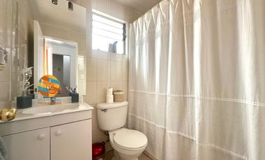 CASA DE 2 PISOS, EN VENTA,  3D+2B+ PISCINA, LA FLORIDA.