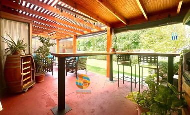 CASA DE 2 PISOS, EN VENTA,  3D+2B+ PISCINA, LA FLORIDA.