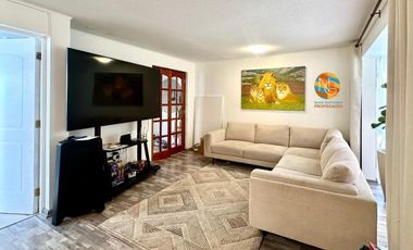 CASA DE 2 PISOS, EN VENTA,  3D+2B+ PISCINA, LA FLORIDA.