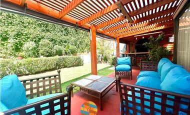 CASA DE 2 PISOS, EN VENTA,  3D+2B+ PISCINA, LA FLORIDA.