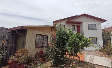 Casa en Venta en ALTAMAR / LO ERRÁZURIZ con 2 Propiedades