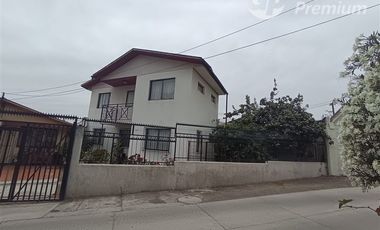 Casa en Venta en ALTAMAR / LO ERRÁZURIZ con 2 Propiedades