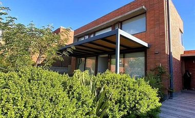 Casa en Venta en LOS PRESIDENTES CON AVDA. LAS PERDICES