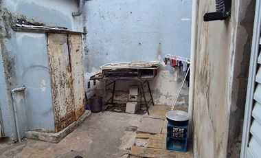 VENTA DE CASA A UNA CUADRA DE LA PLAZA CENTRAL