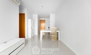 1-BR Condo at Circle Condominium near MRT Phetchaburi