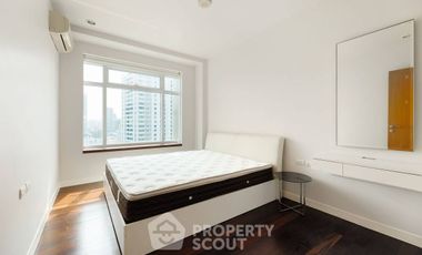 1-BR Condo at Circle Condominium near MRT Phetchaburi