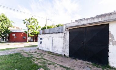 Casa a refaccionar en esq, V Dominico. OPORTUNIDAD