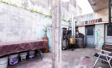 Casa a refaccionar en esq, V Dominico. OPORTUNIDAD