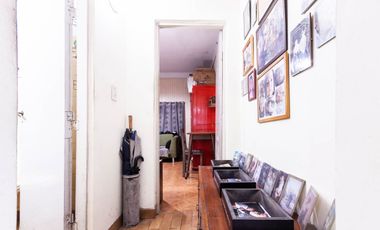 Casa a refaccionar en esq, V Dominico. OPORTUNIDAD