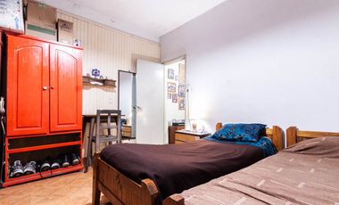 Casa a refaccionar en esq, V Dominico. OPORTUNIDAD