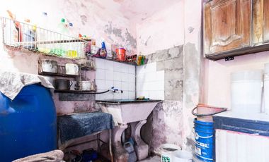 Casa a refaccionar en esq, V Dominico. OPORTUNIDAD