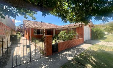 VENTA CASA 3 AMBIENTES A RECICLAR MIRAMAR