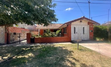 VENTA CASA 3 AMBIENTES A RECICLAR MIRAMAR