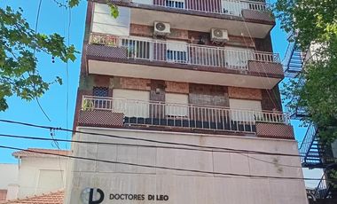 USO COMERCIAL - POLICONSULTORIO - A CUADRAS DE ESTACION DE TREN