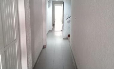 USO COMERCIAL - POLICONSULTORIO - A CUADRAS DE ESTACION DE TREN