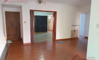 USO COMERCIAL - POLICONSULTORIO - A CUADRAS DE ESTACION DE TREN