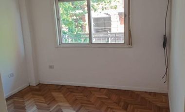 USO COMERCIAL - POLICONSULTORIO - A CUADRAS DE ESTACION DE TREN