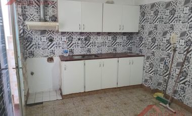 USO COMERCIAL - POLICONSULTORIO - A CUADRAS DE ESTACION DE TREN