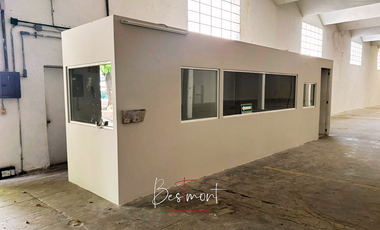 Se renta bodega con oficinas en La Libertad