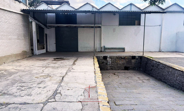 Se renta bodega con oficinas en La Libertad